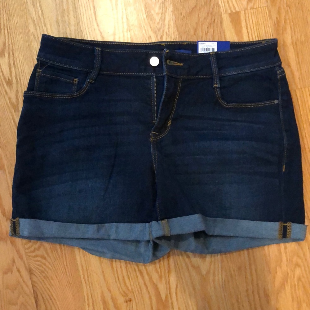 Apt. 9 women’s jean shorts. Size 10